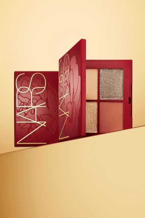 新年限定の赤パッケージにフラワープリント「NARS ルナー ニューイヤー コレクション」が登場！
