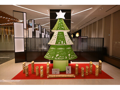 【都ホテル 京都八条】「日本の伝統工芸×ホテル装飾」和紙のちょうちんツリーと京銘竹のクリスマス装飾