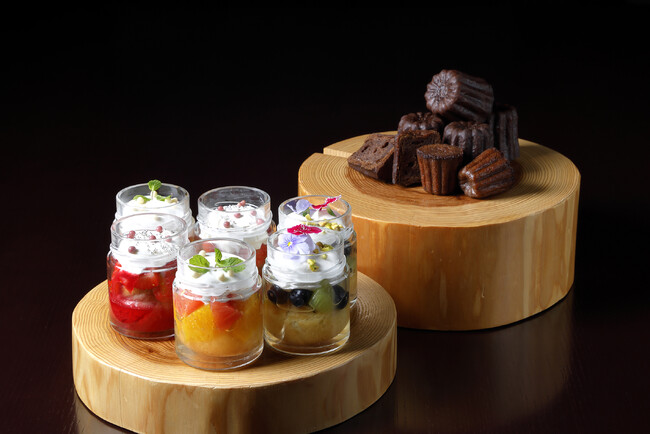 【大阪マリオット都ホテル】大切な人へ贈りたい華やかなスイーツ2種を、パティシエ仕立てのレシピでレクチャー!ペストリーシェフによる特別ランチコース付きシェフセミナーを開催