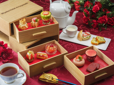 【都ホテル 尼崎】甘くときめく冬のご褒美「ストロベリーアフタヌーンティー」を販売