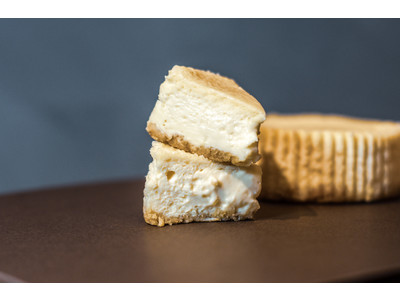 【チーズ専門店監修の”生カマンベールチーズケーキ”】チーズ好きのためのお取り寄せスイーツがバレンタイン限定仕様で期間限定販売スタート！