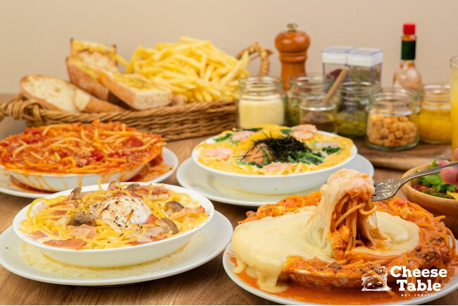 【ランチタイムはポテト・ガーリックトーストなど食べ放題】チーズたっぷりスープパスタは10種の卓上調味料でカスタマイズ可！新宿駅東口徒歩3分・CheeseTable新宿店