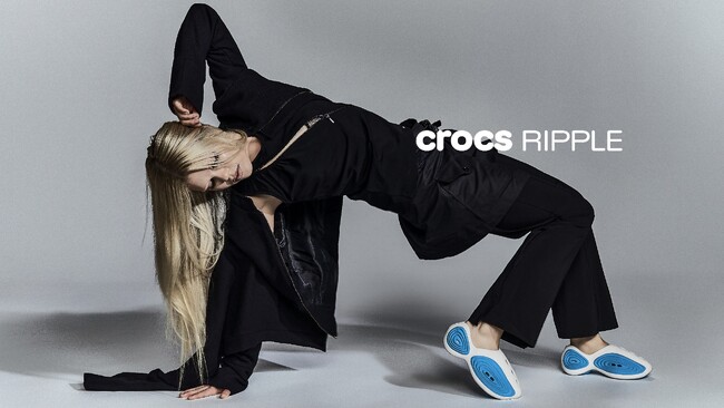 クロックス、スニーカーデザイン界の巨匠 Steven Smithとの初コラボレーションアイテム「Crocs Ripple」を発売