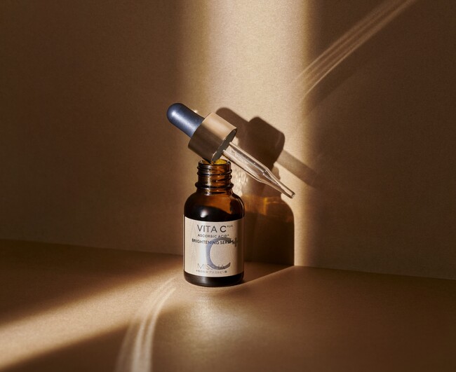相棒はピュアビタミンC*。MISSHA（ミシャ）ビタシープラスシリーズから「薬用美白*¹美容液」誕生。