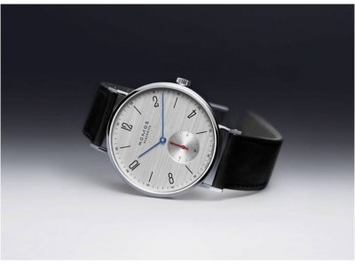 バウハウス調のシンプルさが美しい、ドイツを代表する時計ブランド「NOMOS」 現代のビジネスパーソンのために生まれた 「At Work」シリーズが12月1日より発売開始