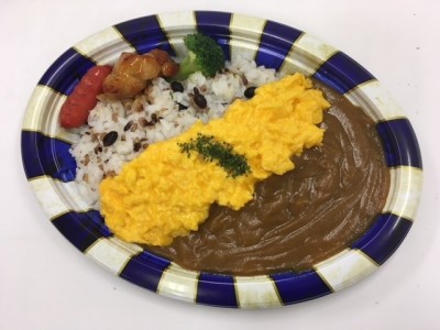 食品スーパーと高校生のコラボ商品企画を支援！