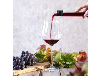 11月1日より予約開始! MAIAM WINES(マイアム・ワインズ)が贈る グラス一杯分100mlずつ瓶詰めされたボジョレー・ヌーヴォー