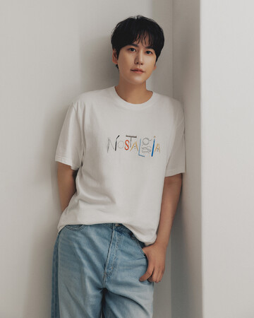 K-POPjAChO[vSUPER JUNIOR̃o[uKYUHYUN(Lq)v{ItBVt@Nu I[v̂m点