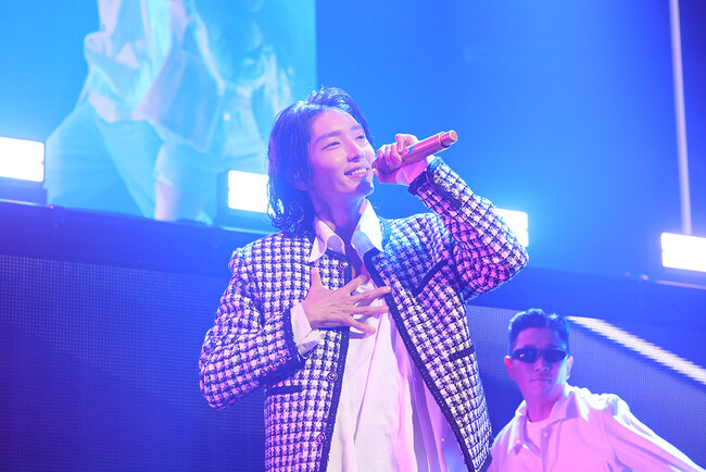 u2023 LEE JOON GI SPLENDOR Family DayFl̉ԉ΁vVRtDVDSŃXyVBOXZbg\̔Jn̂m点