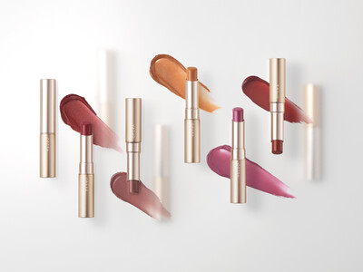 オペラから、“透けマット”リップが誕生！透ける発色と、湿度のあるマット質感を実現。さらに、保湿と色もちを叶えた「シアーマットリップスティック」を8月4日（金）に発売。