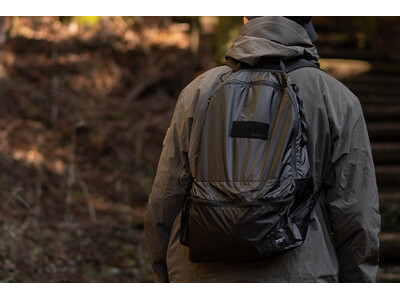 わずか225g、ギアループ搭載で拡張性をプラス。実用性を備えたパッカブルバックパック