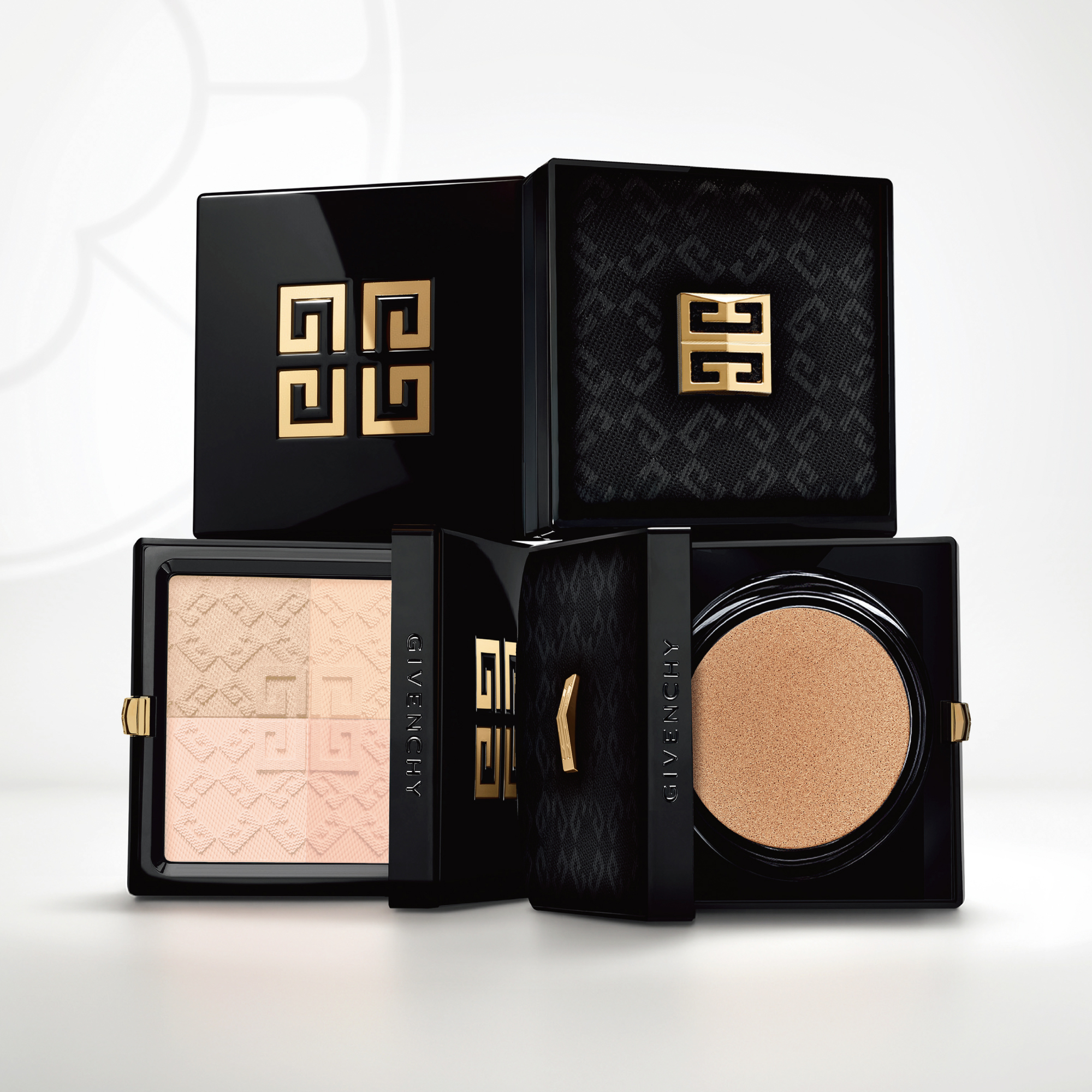 【ジバンシイ】クラシックなブラックとゴールドが響き合い、タイムレスな美を体現する「クチュール コレクション 2026」が数量限定登場！