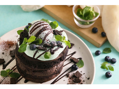 横浜モアーズ3F『MARFA CAFE』から、「チョコミントパンケーキ」と季節限定ドリンクが5/17より登場！