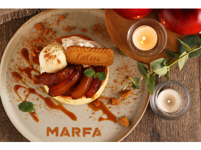 横浜モアーズ3F『MARFA CAFE』から冬限定！アップルシナモンパンケーキとジンジャーブレッドシェイクが12/15より登場。
