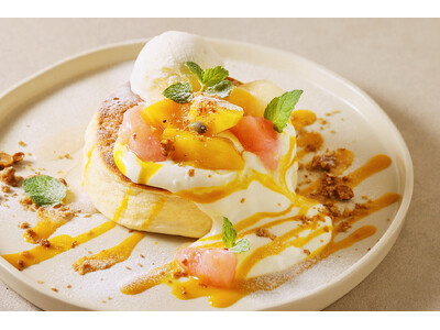 ジューシーな果肉がごろごろ!『白桃とマンゴーのヨーグルトパンケーキ』が「YURT CAFE&BBQPARK」から夏の新作パンケーキ登場!！