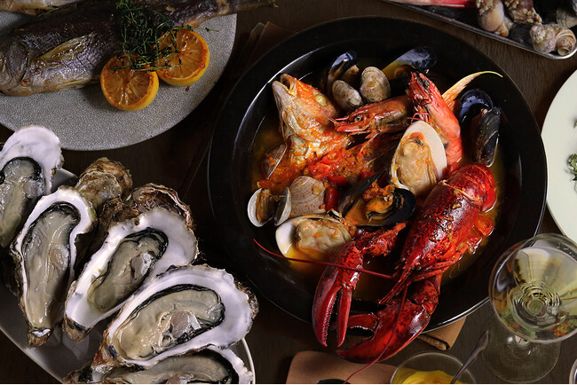 広尾で愛された名店が復活！魚介専門フレンチ「ビストロ シロ」が、10/17（金）丸の内・ブリックスクエアにグランドオープン！