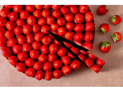 甘く華やぐ冬。艶やかいちごのケーキで満たす、小さな幸せ。神戸の洋菓子屋「PATISSERIE TOOTH TOOTH」より、11月20日（木）スタート。