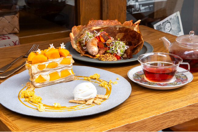 甘く熟したマンゴーのミルクレープと夏野菜のチーズガレットが5月21日（木）に登場。神戸・元町トアウエストのクレープとガレットの専門店「CREPE & GALETTE TOOTH TOOTH」にて