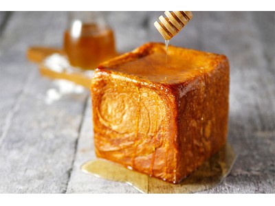 「六甲はちみつ」を使用した期間限定食パン、大阪梅田・中崎町「カラーズ」で7月30日(火)発売#はちみつ食パン