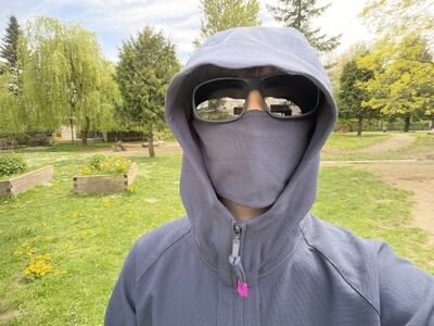 世界中から届く声--光線過敏症のカナダ人男性教師の想いから生まれた新型UVカットパーカー、EPOCHTEX(R)使用で2027年2月発売