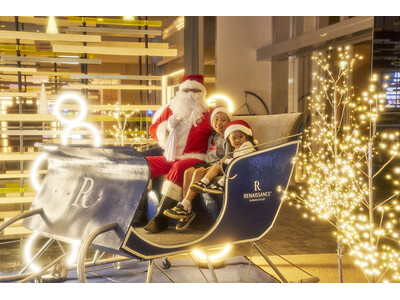 沖縄・恩納村【サンタと一緒に☆記念撮影】高さ13ｍのバブルツリー、イルカのイルミネーション、夢のキャンディハウス etc.