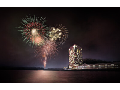 【グランドプリンスホテル広島】夏の夜空を彩る花火をホテル目の前で打ち上げ