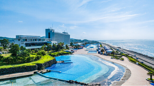 【大磯プリンスホテル】レイトサマー！夏の締めくくりは敬老の日と一緒に！思い出を贈る三世代ホテルプールステイ