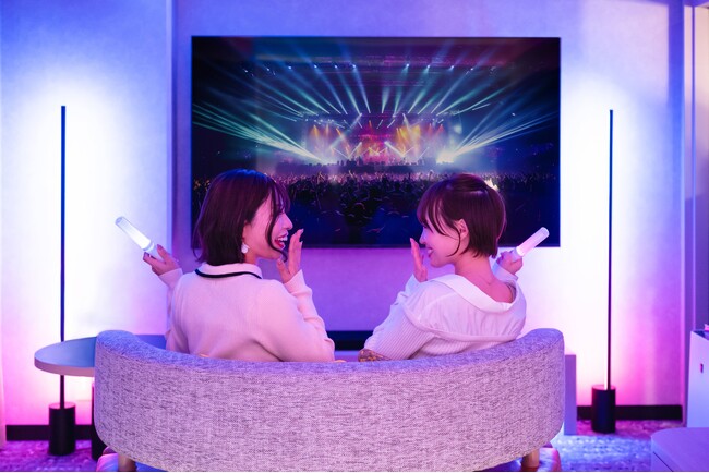 【新宿プリンスホテル】 まるでライブ会場にいるかのような没入体験をホテルで「推し色クリスマスステイ～Oshi Celebration～」プランの販売