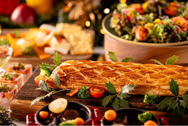 【東京ベイ潮見プリンスホテル】穏やかな水辺のリゾートで紡ぐ、心温まるクリスマス「Christmas Dinner Buffet」開催