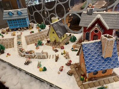 【びわ湖大津プリンスホテル】滋賀短期大学学生のデザイン・制作によるヘキセンハウス（お菓子の家）がホテルロ...