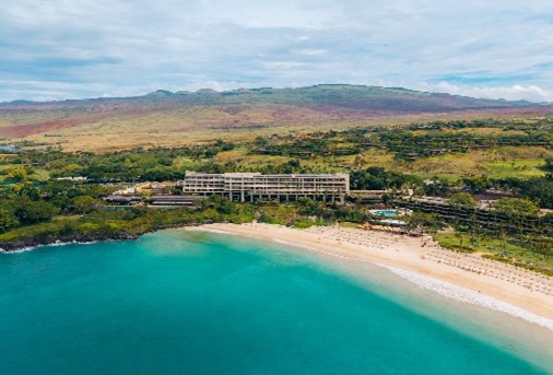 ハワイ島で象徴的な存在感を誇る「マウナ ケア ビーチ ホテル」開業60年の歴史において最大規模のリニューアル完了