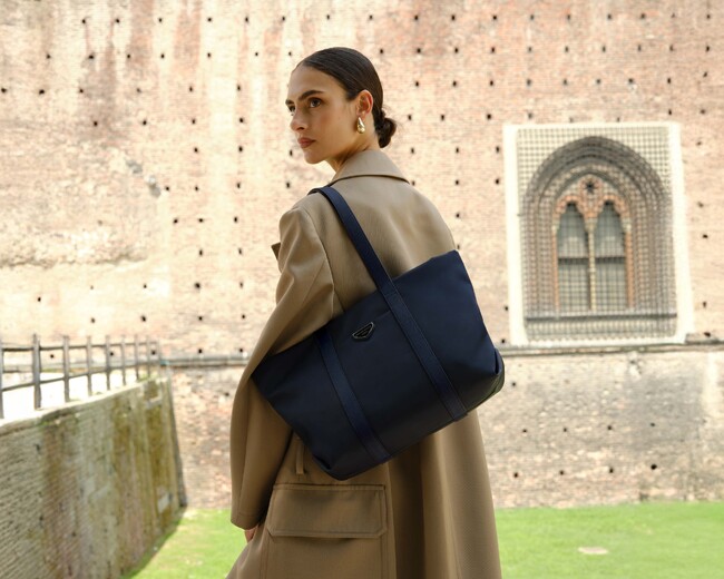 ボナベンチュラが初のナイロンコレクション「Celeste（チェレステ）」を発売。ミラノの澄んだ空を思わせる内装、軽量で洗練された新スタイル。