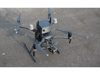 送電線に沿ってドローンが自動飛行・撮影する「送電線点検用ドローン自動飛行システム」の開発・導入について