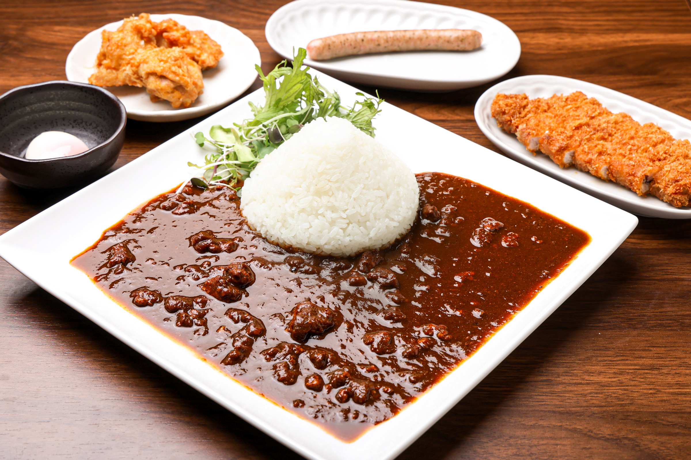 新宿駅徒歩３分『るるぶキッチン』が大涌谷「ちきゅうの谷」とコラボレーション！ 2025年 9月1日(月)から「箱根大涌谷」ランチ特集フェアを開催