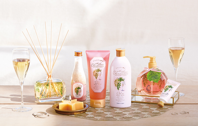 大好評【シャルドネ】シリーズに春の限定フレグランス『シャルドネスパークリング』が今年も登場。シャンパンアロマに包まれるボディーケアアイテム新発売！