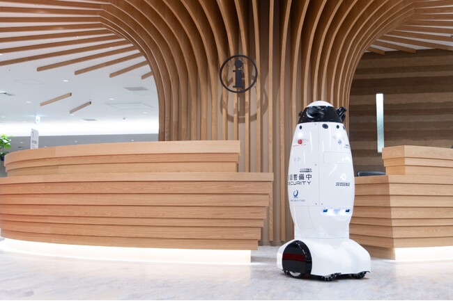 大阪医科薬科大学病院にて警備ロボット「SQ-2(エスキューツー)」の本格運用が開始