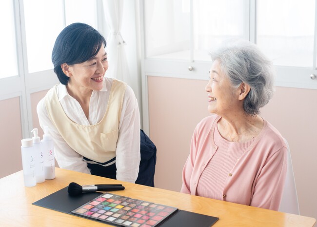 50代・60代、ミドルシニア女性が見つけた“介護美容”というセカンドキャリア