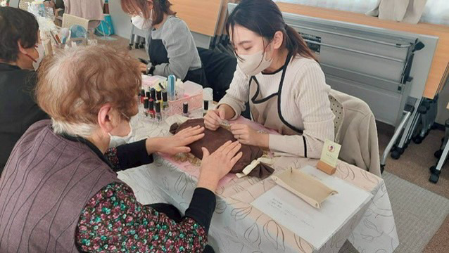 【能登半島地震】復興が必要なのはインフラだけではない　仮設住宅に潜む「見えない不安」と介護美容が担う“心のケア”