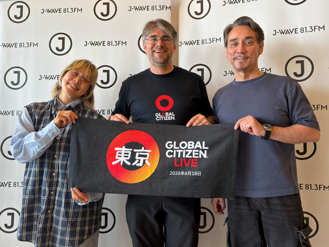 J-WAVE、貧困撲滅を掲げる国際団体「Global Citizen」日本初開催イベントにラジオパートナーとして参画。アーティストのAI、共同創設者サイモン・モス氏がクリス・ペプラーの番組にゲスト出演