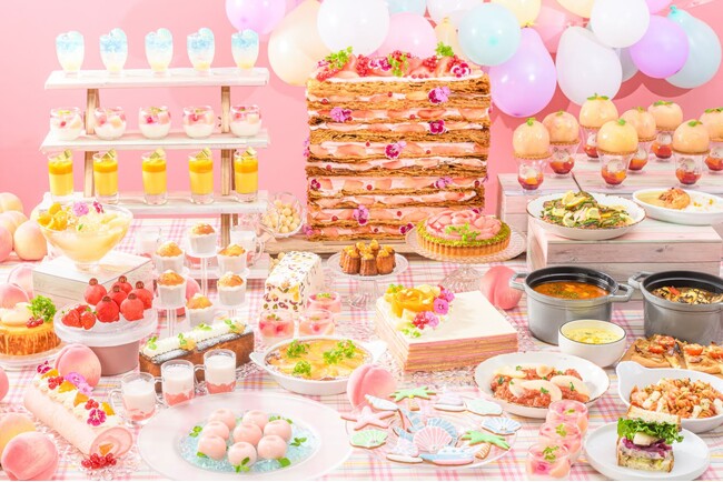 【神戸北野ホテル】夏桃の贅沢スイーツブッフェ「桃のミル・ミルフィーユ」が初登場！「まるごと桃」がパフェにバージョンアップ