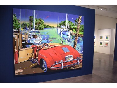 【豊橋市美術博物館】過去最大規模の個展「風と光のアート 鈴木英人の世界展」に地元企業とのコラボグッズが登場