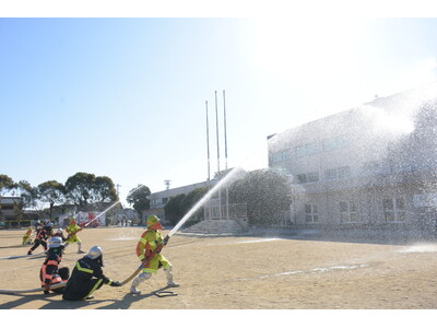 命を守る、火を消す、いざという時の行動を消防訓練で学ぶ！～豊橋市高師校区住民ら７０人が参加～