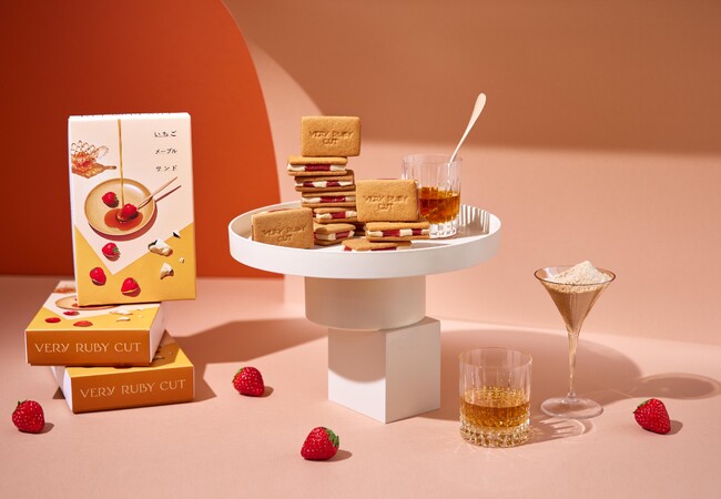 いちごとメープルがとろっと溢れる秋限定サンドが誕生。行列必至のいちごスイーツ専門店「VERY RUBY CUT」