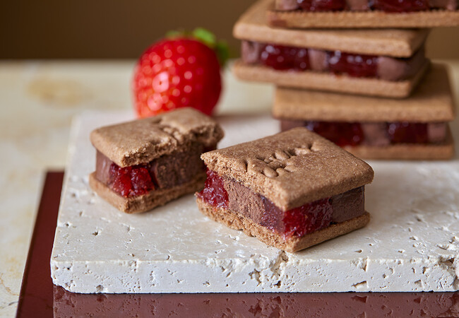 冬限定！いちごスイーツ専門店から、真っ赤ないちご×芳醇ショコラがとろけあう至福サンドが新登場【VERY RUBY CUT】