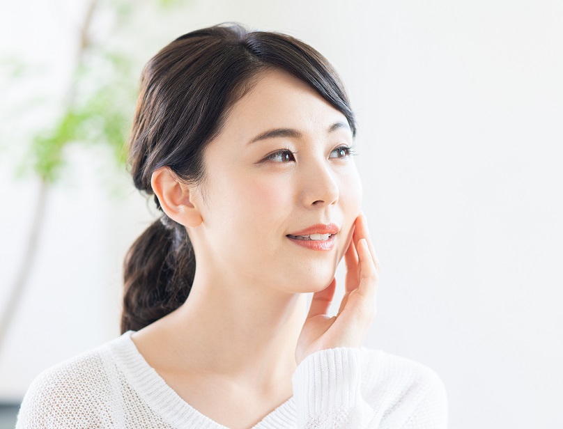 8割の女性が、肌の触感がその日の気分に影響