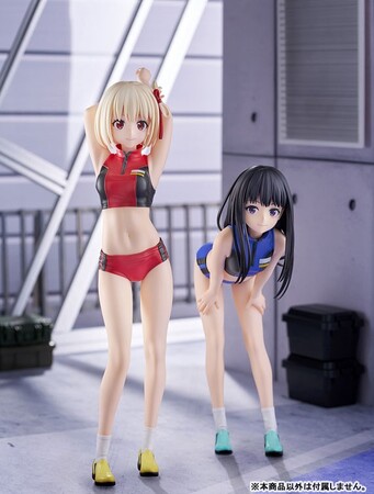 TVアニメ「リコリス・リコイル」より、トレーニングウェアを着た「錦木千束」「井ノ上たきな」がフィギュア化。