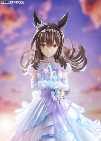 『ウマ娘 プリティーダービー』より、「アドマイヤベガ」が勝負服「Glacialis Vega」を纏った姿でフィギュア化。あみあみにて予約受付中。