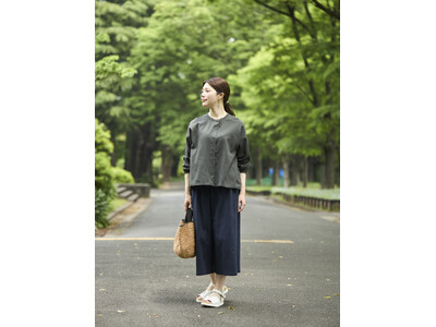 涼しくて軽い、おでかけOKな高島ちぢみの服を発売いたしました。