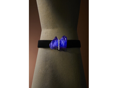 【銀座・和光】地階アーツアンドカルチャーにて福王寺朱美氏による新ブランド「THAR」がデビュー