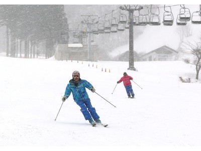 奥伊吹スキー場「滋賀県内 最速オープン」！！積雪４５センチ！４カ月のロングシーズンに期待！！